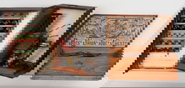 GERMAN MAGIC LANTERN & BOYS UNION TOOL CHEST