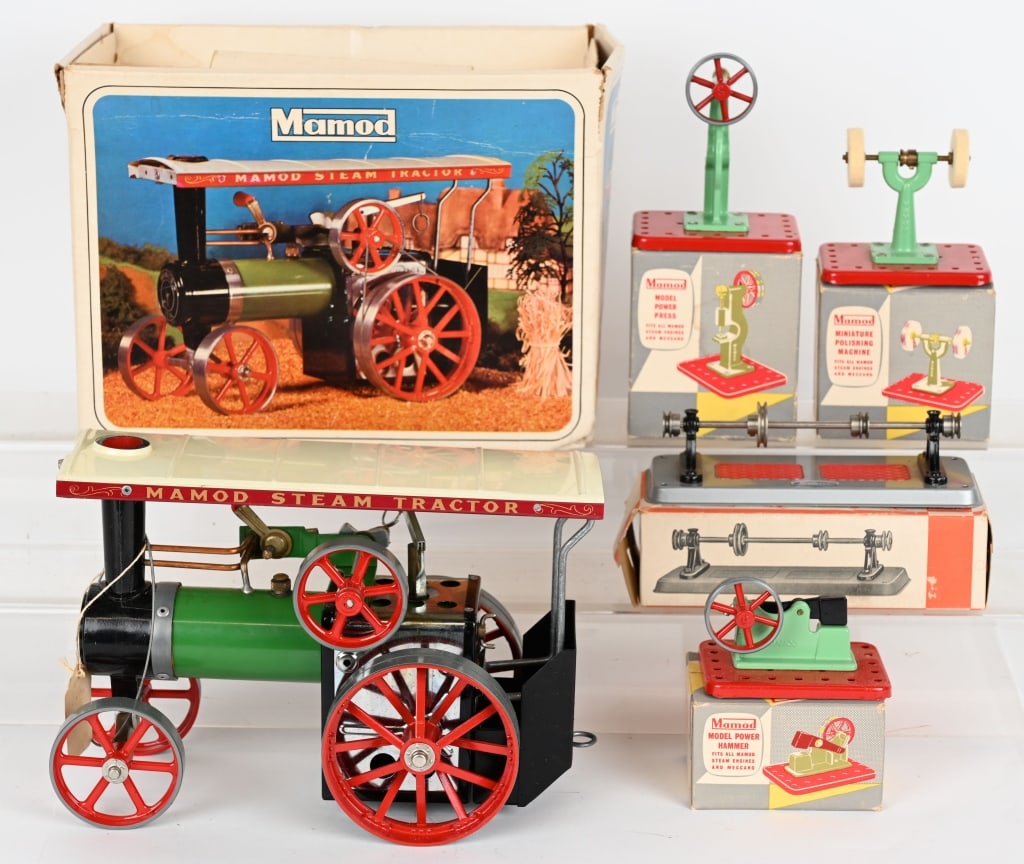 MAMOD STEAM TRACTOR & ACCESSORIES w/ BOXES (1 of 6)
