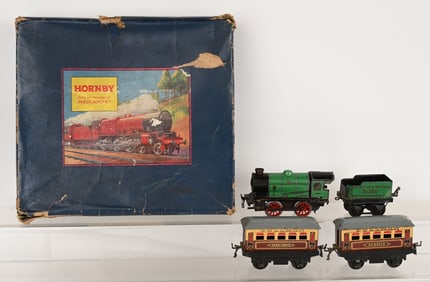 MECAANO HORNBY M1, O GAUGE TRAINS SET w/ BOX