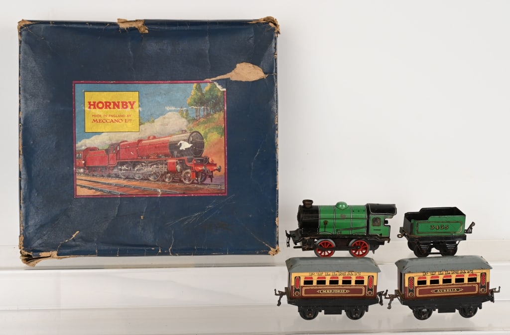 MECAANO HORNBY M1, O GAUGE TRAINS SET w/ BOX (1 of 14)
