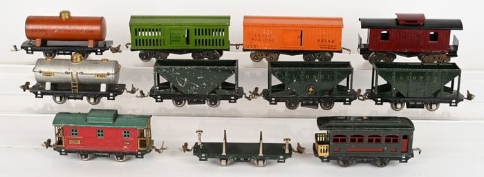 11- LIONEL O GAUGE TRAIN CARS