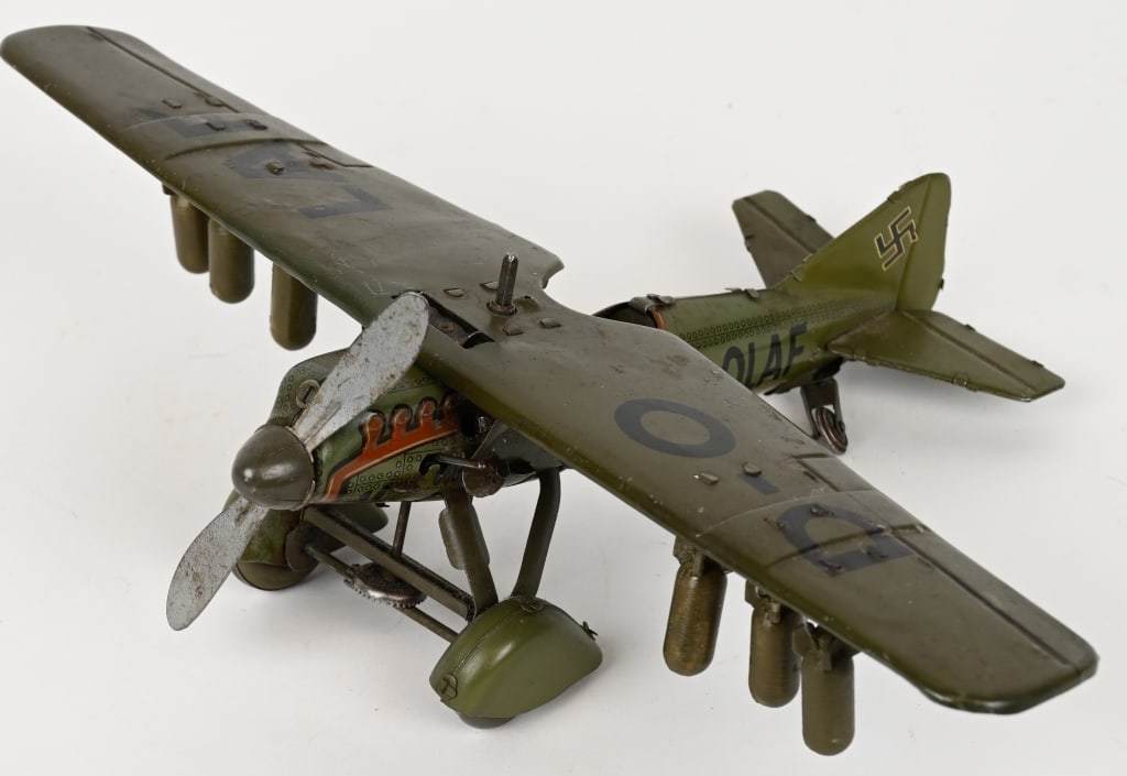 GERMAN TIPPCO TIN WINDUP D-OLAF BOMBER AIRPLANE