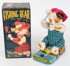 JAPAN BATTERY OP FISHING BEAR w/ BOX