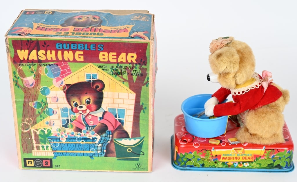 JAPAN BATTERY OP BUBBLES WASHING BEAR: All original in great shape. Worked when tested. Comes with reproduction box. 8" Excellent
