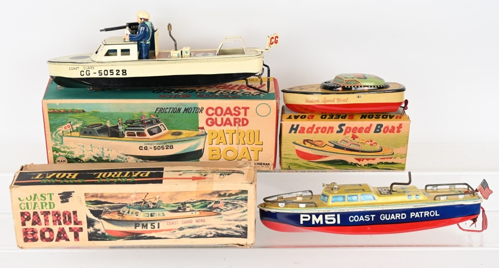 3- JAPAN TIN WINDUP BOATS w/ BOX (1 of 4)