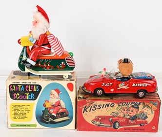 SANTA SCOOTER & KISSING COUPLE BATTERY w/ BOXES