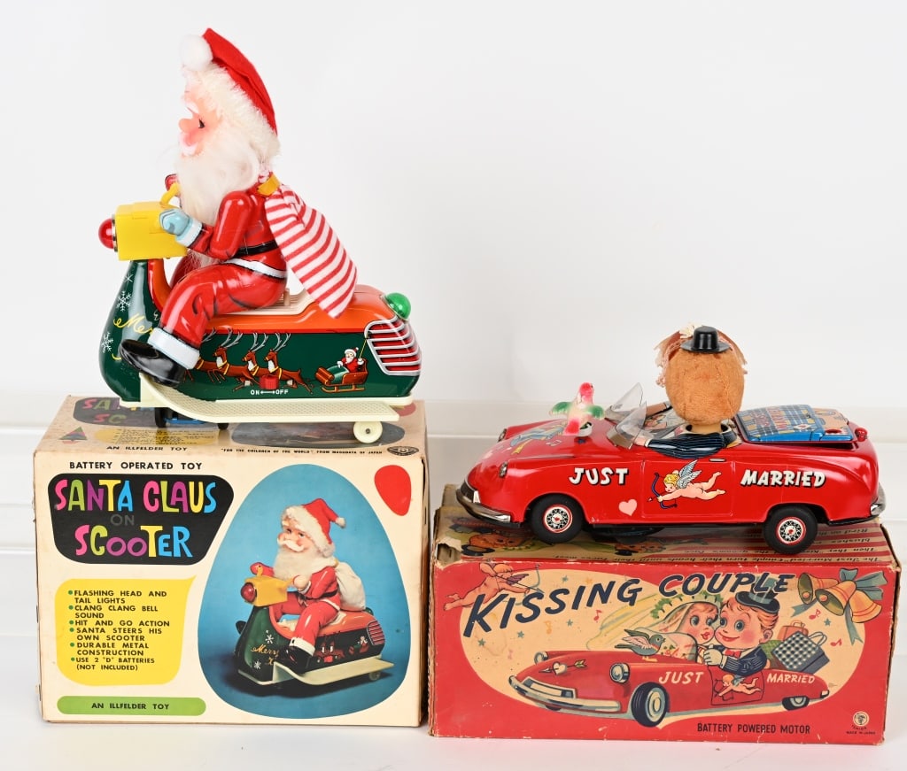 SANTA SCOOTER & KISSING COUPLE BATTERY w/ BOXES (1 of 15)