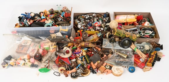 HUGE LOT OF VINTAGE TOY PARTS