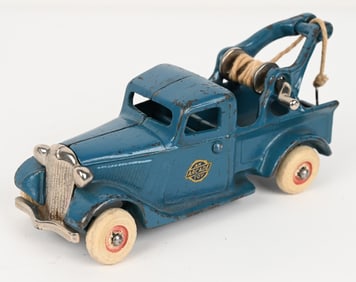 ARCADE CAST IRON 1933 FORD WRECKER
