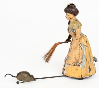 GUNTHERMANN TIN WINDUP LADY w/ BROOM & MOUSE