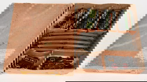 AMERICAN FLYER CAST IRON CLOCKWORK TRAIN SET