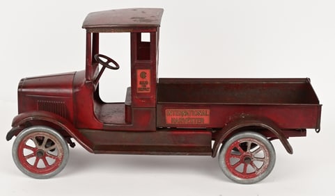 BUDDY L PRESSED STEEL INTERNATIONAL RED BABY