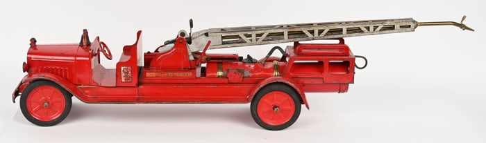 BUDDY L PRESSED STEEL RUBBER TIRE WATER TOWER