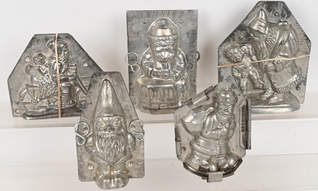 5- ANTIQUE SANTA CLAUS CHOCOLATE MOLDS (1 of 3)