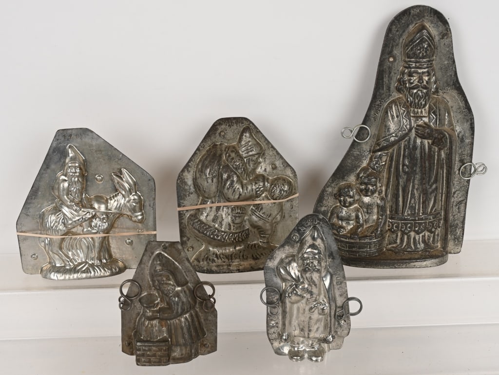 5- ANTIQUE SANTA CLAUS CHOCOLATE MOLDS (1 of 3)