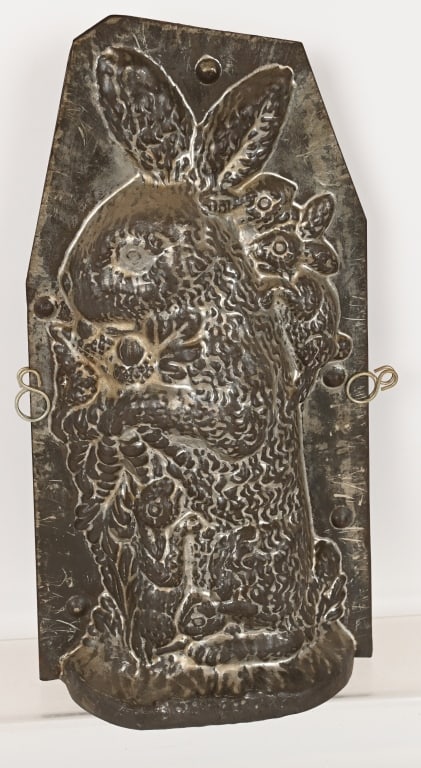 15 1/2" ANTUQUE EASTER BUNNY CHOCOLATE MOLD (1 of 4)