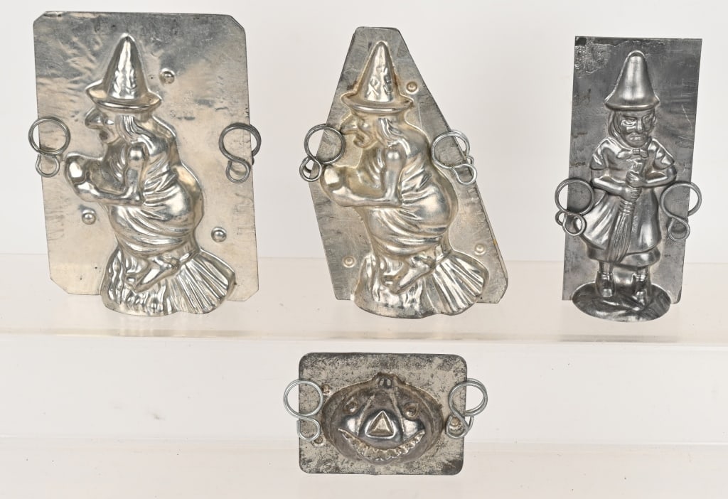 4- ANTIQUE HALLOWEEN CHOCOLATE MOLDS (1 of 8)