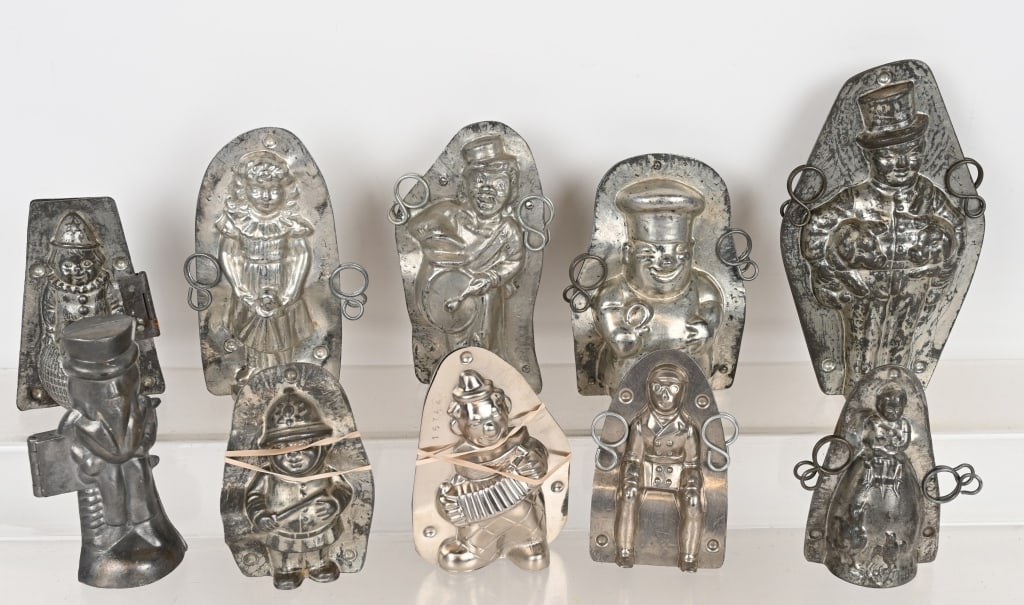 10- ANTIQUE CHARACTER CHOCOLATE MOLDS (1 of 3)