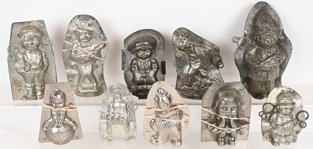 10- ANTIQUE CHARACTER CHOCOLATE MOLDS (1 of 3)