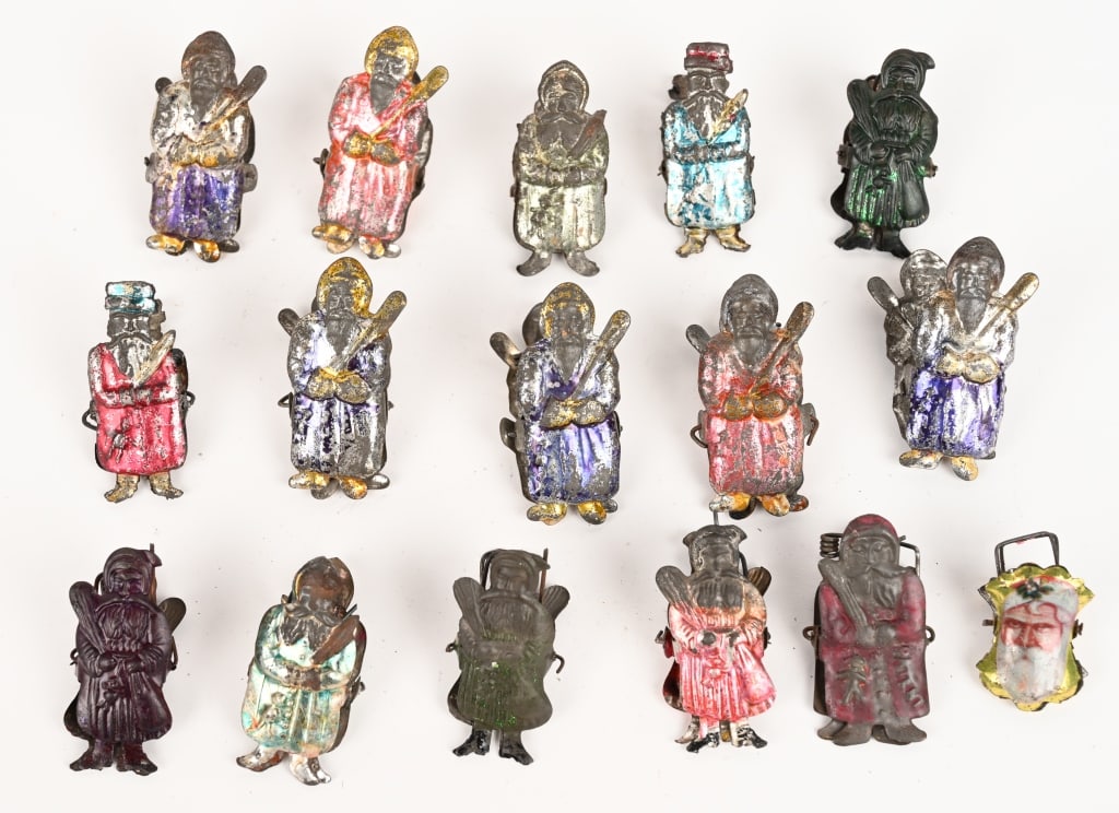 16- ANTIQUE SANTA CLAUS CHRISTMAS TREE CLIPS (1 of 4)