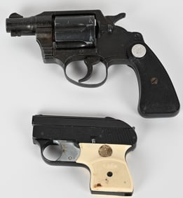 LOT OF PROP REVOLVER AND STARTER PISTOL