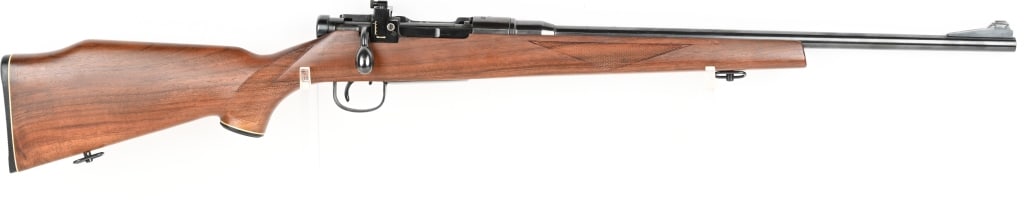 JAPANESE ARISAKA TYPE 99 SPORTER BOLT ACTION 7.7: SERIAL NUMBER: 33681 BARREL: 20" CALIBER : 7.7 MM MANUFACTURED: 1939 - 1945 . Metal is blue steel with ramped front and Williams peep style rear sights. Hardwood checkered stock with plastic butt plat