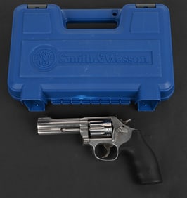 SMITH & WESSON 617-8 STAINLESS STEEL REVOLVER