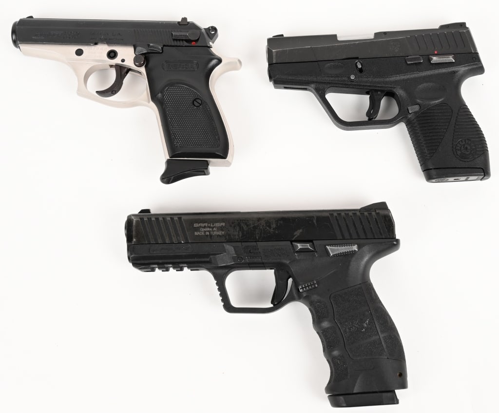LOT OF THREE 9MM / 380 SEMI PISTOLS: BERSA THUNDER 380 SEMI AUTO PISTOL SERIAL NUMBER: 791866. BARREL: 3 ?". CALIBER: .380 AUTO. The Thunder 380 DA/SA action pistol is similar in design to the Walther PPK. It has a light aluminum alloy f