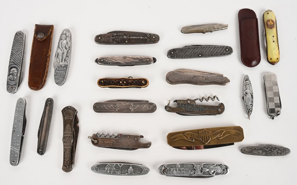 LOT OF COMMEMORATIVE & SLOYD KNIFE: This lot contains: (21) Commemorative and souvenir pocket knives. CONDITION: Good to Very Good