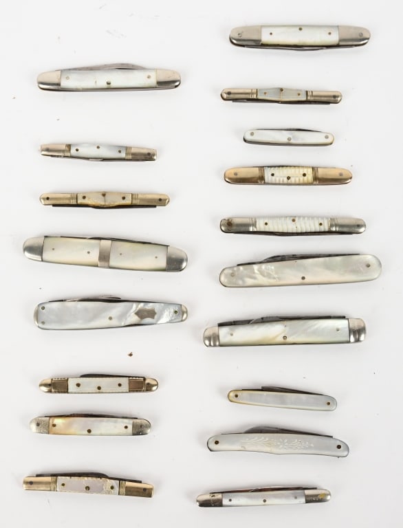 GREAT LOT OF 18 VINTAGE PEARL HANDLED KIVES: This is a super lot of eighteen mother of pearl handled folding knives from various manufacturers such as: E.C. Simmons, Bostwick, Hartford Cutlery, Robeson, Cook Bros., George Wostenholm,, Walden Kni