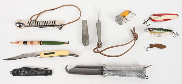 LOT OF OLD TIMEY FISHING KNIVES AND LURES