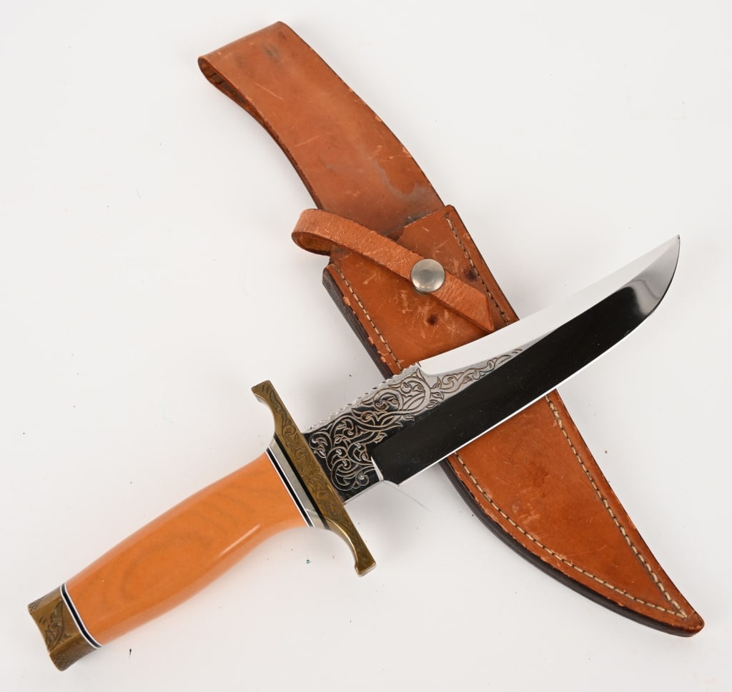 VINTAGE HAROLD CORBY CUSTOM BOWIE KNIFE: Harold Corby is a full-time maker who has been making knives since the late 1960's, sold his first knife in 1969. His specialties include large fighters, Bowies, art knives, self-defense and automatic