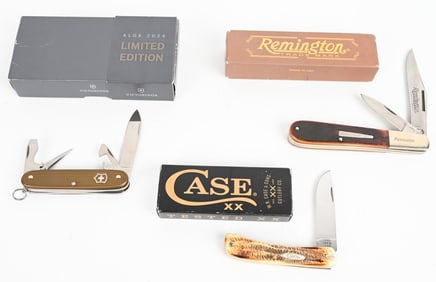 A CLASSY LOT OF THREE POCKET KNIVES