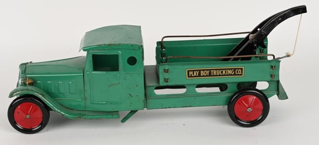 STEELCRAFT PLAYBOY TOW TRUCK w/ ELECTRIC LIGHTS