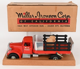 SMITH MILLER LIFT-O-MATIC TRUCK w/ BOX
