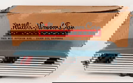 SMITH MILLER HOUSE TRAILER w/ BOX