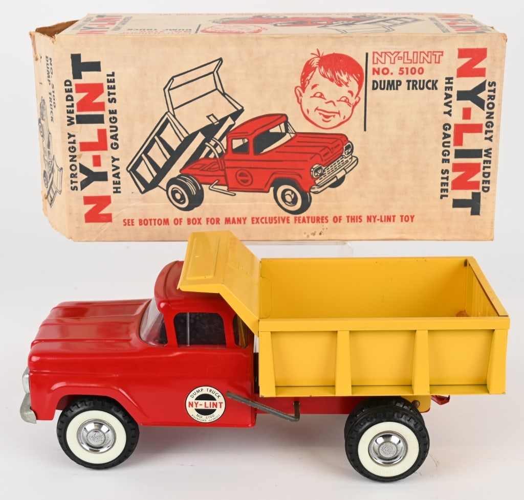 NYLINT DUMP TRUCK w/ BOX (1 of 11)