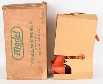 DOEPKE MODEL BARBER GREEN BUCKET LOADER w/ BOX