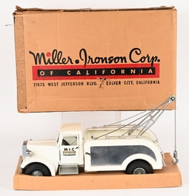 SMITH MILLER MIC TOW TRUCK w/ BOX