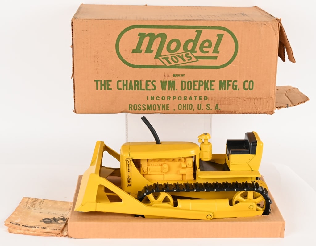 DOEPKE MODEL TOYS CATERPILLAR BULLDOZER w/ BOX (1 of 8)