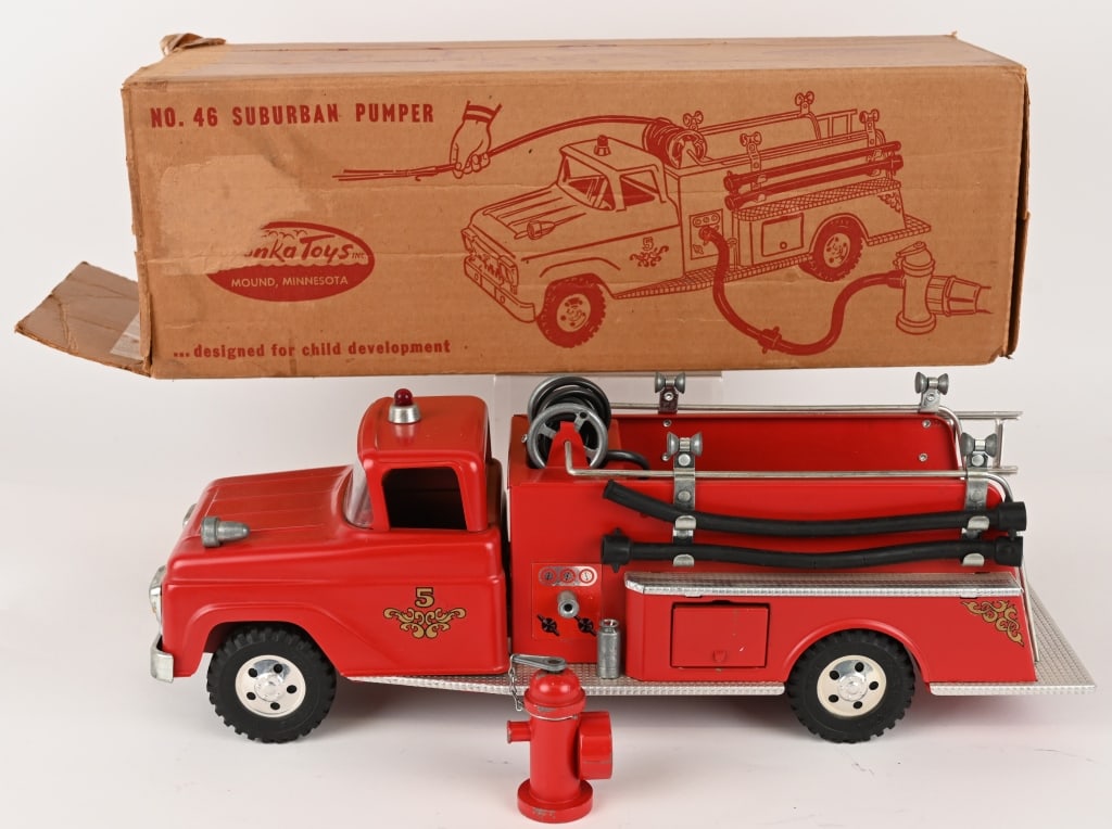 1958 TONKA SUBURBAN PUMPER w/ BOX (1 of 9)