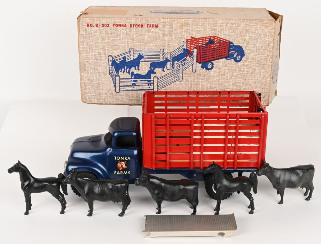 1957 TONKA STOCK FARM w/ BOX (1 of 8)