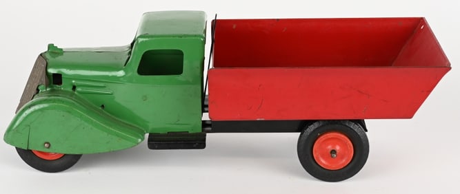 WYANDOTTE ROOSTER COMB FIXED DUMP TRUCK