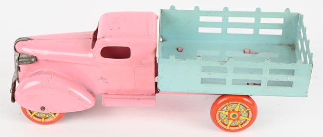 WYANDOTTE EASTER SRTAKE BED TRUCK