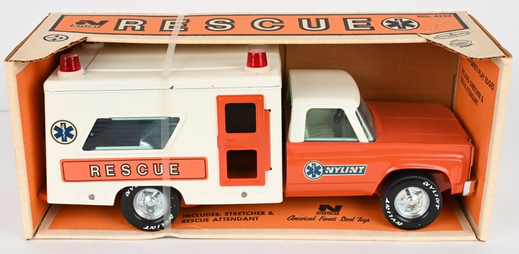 NYLINT RESCUE TRUCK MIB (1 of 6)