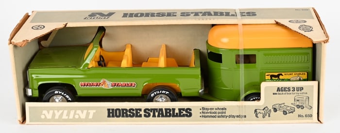 NYLINT HORSE STABLES SET MIB