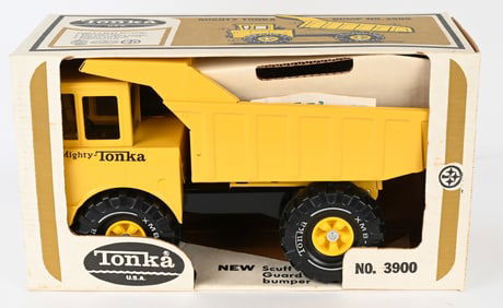TONKA MIGHTY DUMP TRUCK w/ BOX