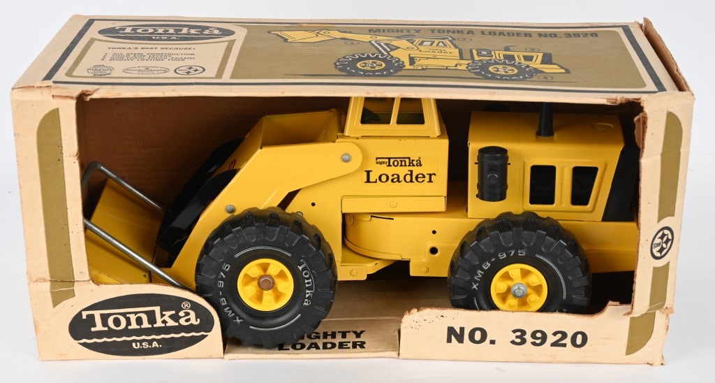 TONKA MIGHTY LOADER w/ BOX (1 of 5)