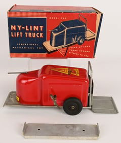 NYLINT MECHANICAL LIFT TRUCK w/ BOX