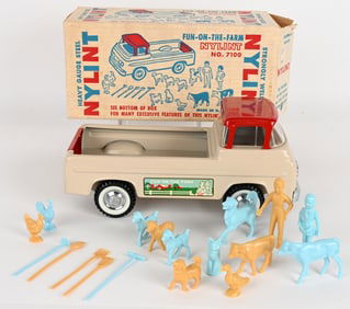 NYLINT FUN ON THE FARM TRUCK w/ BOX